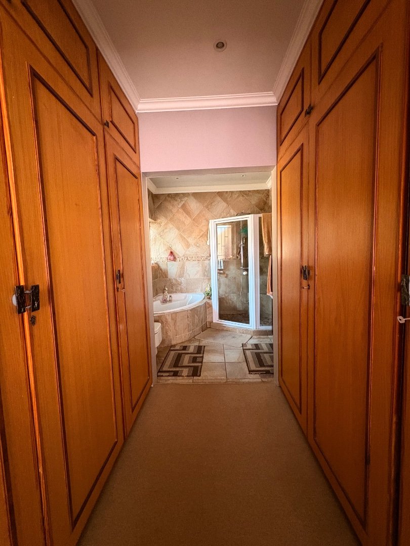 4 Bedroom Property for Sale in Flamwood North West
